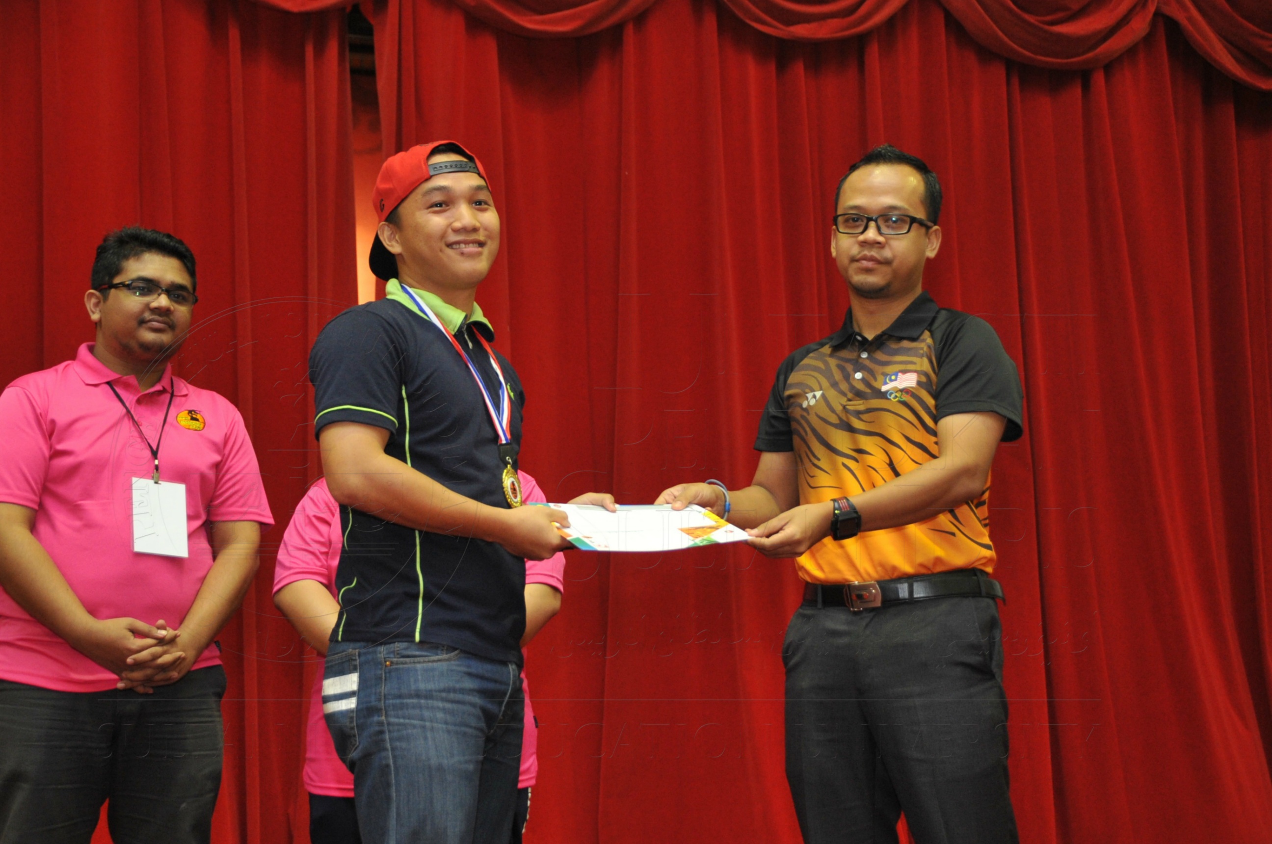 PRO15 158 CATUR HAS 9517